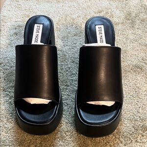 Women’s size 7.5 Steve Madden brand, Ashton Black platform, heel sandal new